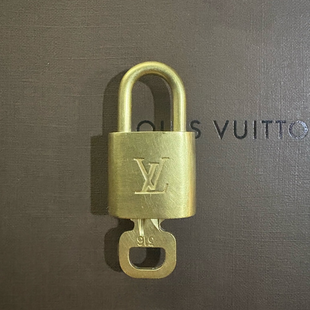 Louis Vuitton Brass Padlock and Key x1
